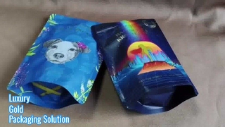 Luxe plastic zakken met goudstempeling met rits voor premium cadeau- en merkverpakkingen