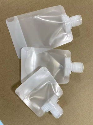 In voorraad 30 ml, 50 ml, 100 ml zakjes voor vloeistof, gel, melk, drank en sap.